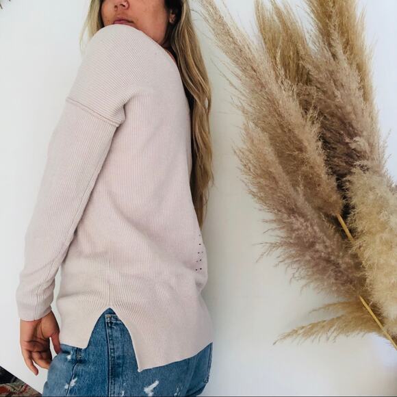 TOPSHOP Pale Pink Blush VNeck Oversized Cutout Side Slit Pullover Sweater 2 - Picture 4 of 6